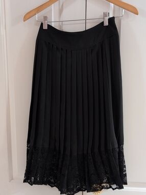 Lace Pleated Midi Dress 00